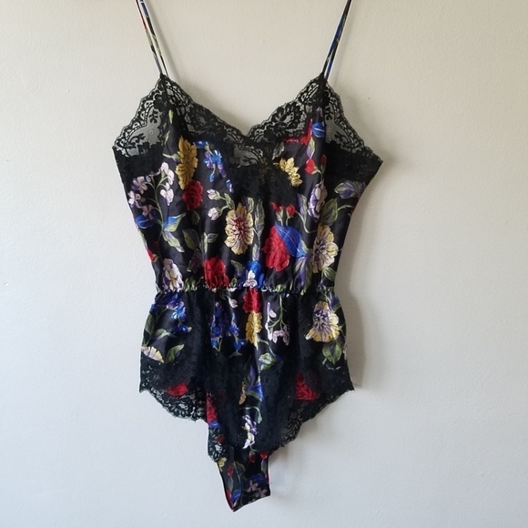 𝅺VTG Fantasies by Morgan Taylor  Bodysuit Lingerie Lace High Cut  Leotard - Picture 4 of 11